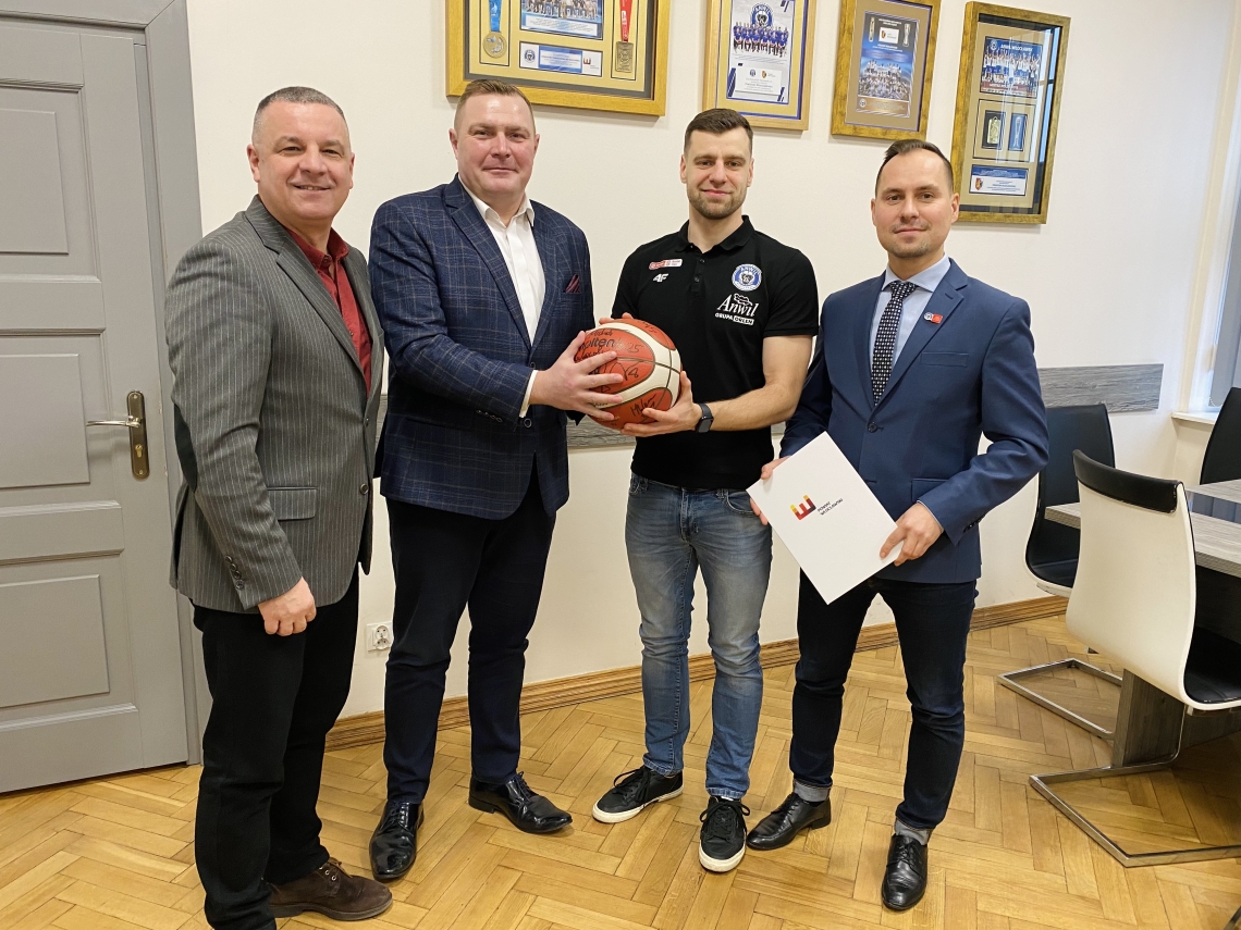 Wspieramy Klub Koszykówki ANWIL Włocławek! Umowa na rok 2023 podpisana!